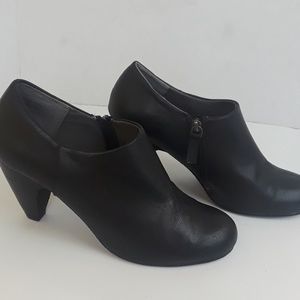 🌻Crown Vintage Wendy Booties Low Heel Fall